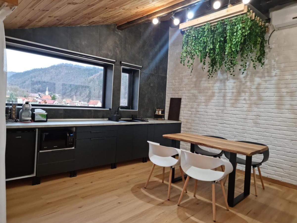 Casa Chiper - Attic Apartment With View Braşov Eksteriør bilde