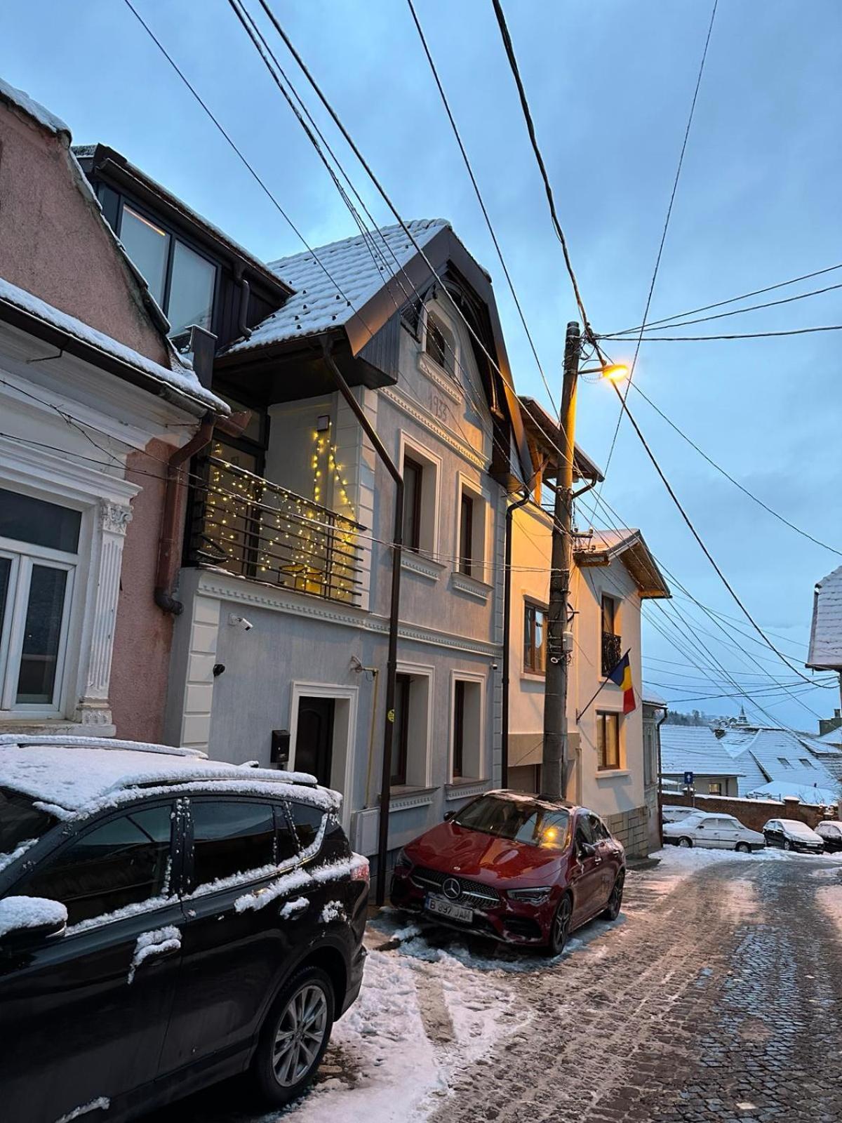 Casa Chiper - Attic Apartment With View Braşov Eksteriør bilde