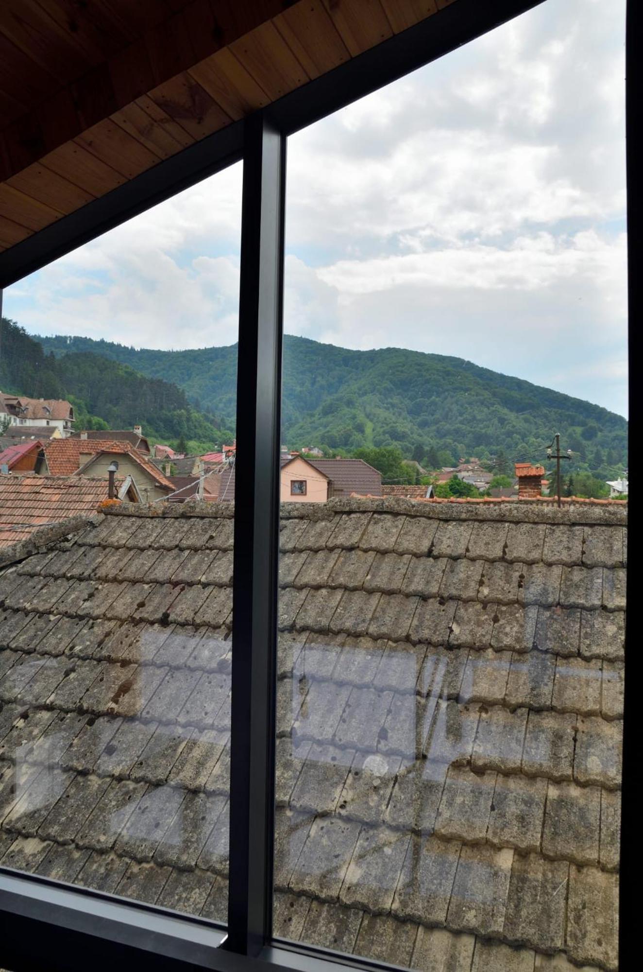 Casa Chiper - Attic Apartment With View Braşov Eksteriør bilde